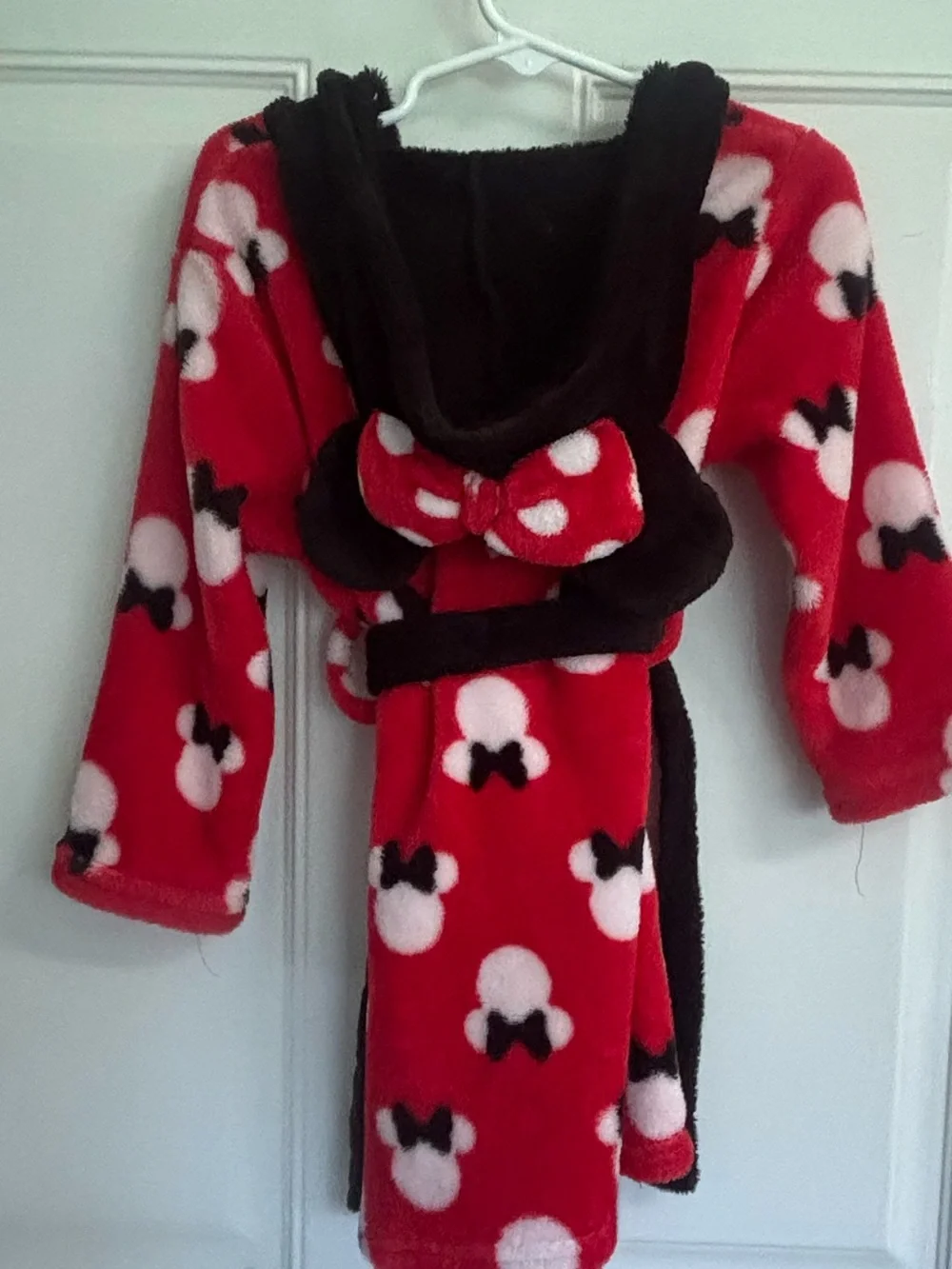 2T/3T Disney Minnie Mouse red fleece hooded bathrobe with a black tie belt. EUC